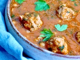 Soupe aux tomates, boulettes et pâtes