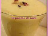 Smoothie mangue-coco au sucre litchi-rose