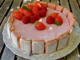 Charlotte mousse aux fruits rouges et biscuits roses