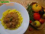 Tagliatelles à la sauce tomate, aubergines et romarin