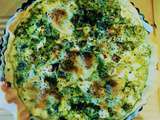 Quiche facile aux courgettes, pesto, fêta & mozzarella