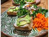 Salade d’hiver avec champignons farcis & tartines gourmandes