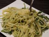 Spaghettis pesto de roquette et Lit de Roquette