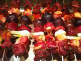 Brochettes de canard aux figues, chorizo, lard, oignons