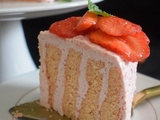 Gâteau roulé vertical aux fraises