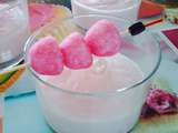 Mousse chantilly aux fraises tagada 
Si ça vous fait envie la recette est sur mon blog http://www.latabledeclara.fr/2016/03/mousse-chantilly-aux-fraises-tagada.html
#fraises 
#chantilly 
#tagada