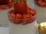 Panna cotta au lait d'amande et fraises
