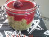 Pudding de chia et coulis de framboises