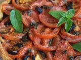 Tarte aux tomates et à la tapenade noire