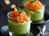 Découvrez l’Exquise Verrine de Mousse d’Avocat et Saumon Fumé : Une Recette Chic pour un Apéritif Élégant