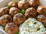 Découvrez la Recette Ultime de Boulettes Grecques au Four et Tzatziki Maison pour un Dîner Sain et Délicieux