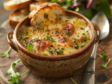 Soupe à l’oignon gratinée : Recette facile et savoureuse