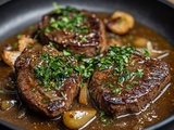 Steaks Savoureux avec Sauce Oignons Facile