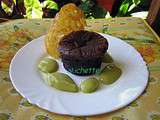 Moelleux au chocolat, tuile à l'orange et crème à l'avocat, rhum et vanille