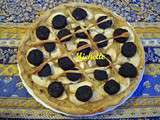 Pizza aux oignons, pomme et boudin noir