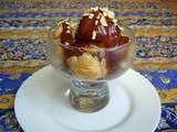 Profiterole au sorbet minute banane ananas, sauce chocolat passion