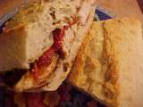 Sandwiches au poulet et aux tomates confites