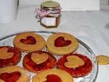 Ils se sont dit oui, et seront heureux pour la vie ! Biscuits coeur de fraises pour le thé