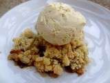 Crumble de reines-claudes aux pignons