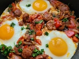 Oeufs aux saucisses épicées (Turkménistan)