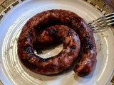 Saucisse marinée cuite à la braise (Céto)