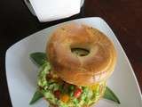 Bagel avocat - poivrons - oignon