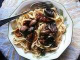 Spaghetti aux champignons et à la tomate séchée