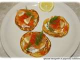 Blinis au saumon fume, oeufs de saumon et creme citronnee