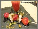 Brochettes de fraises a la noix de coco