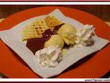 Gaufres lorraines, chocolat chaud, glace vanille et chantilly a la mirabelle