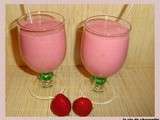 Smoothie au lait d'amamdes vanille et fraises