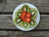 Tartelette à la crème, aux kiwis et aux fraises