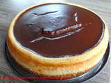 Cheesecake aux petits-suisses et madeleines, sauce chocolat