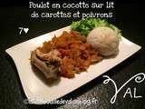 Poulet en cocotte sur lit de carottes et pouvrons