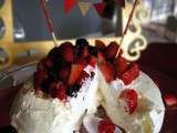 { Snowy-Rosie } Pavlova aux Fruits Rouges