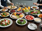 Traiteur plateau repas en entreprise : une solution pratique et gourmande