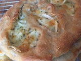 L'irrésistible fougasse au chèvre, miel et thym