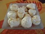 Meringues nature et aux amandes