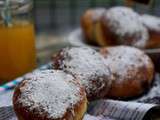 Beignet moelleux fourré à la confiture de fraise