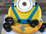 Gateau et biscuits minion - anniversaire