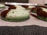 Religieuses de macarons menthe-chocolat