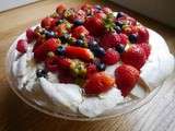 Pavlova aux fruits rouges fruits de la passion