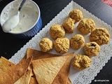 Falafels, chips de tortilla et sauce blance