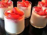 Panna cotta au lait et aux fraises