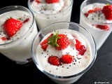 Verrines aux fraises, fromage blanc et graines de chia