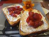 Toasts aux fraises et basilic