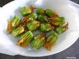 Fleurs de courgettes farcies et sauce tomate