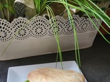 Puccia au jambon, tomates séchées et roquette