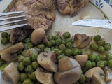 Cuisses de canettes aux champignons de Paris et petits pois