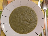 Soupe aux fanes de radis et courgettes